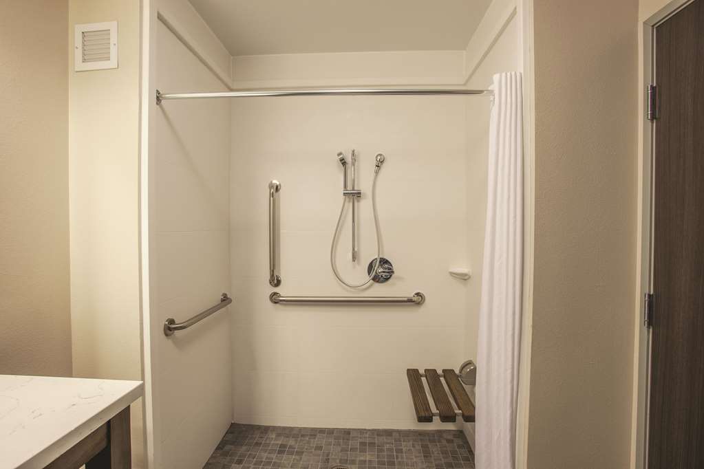 La Quinta Inn & Suites by Wyndham Morgan Hill San Jose South - photo 19