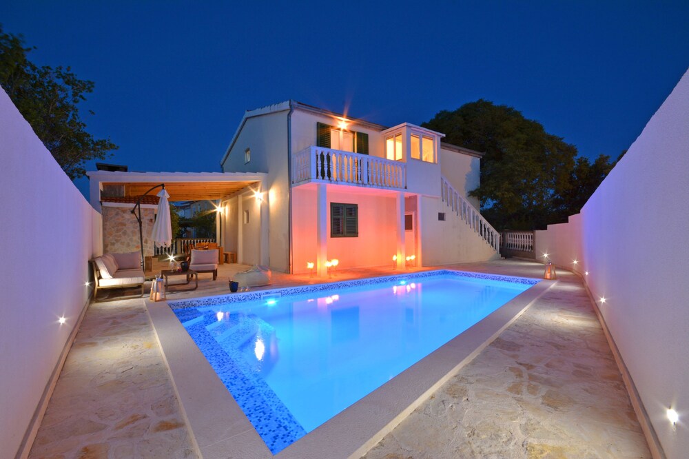 Villa Mr.H — 4-Star Luxury Hotel in Marina, Croatia