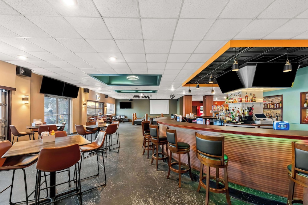 Comfort Inn & Suites Omaha Central - photo 24