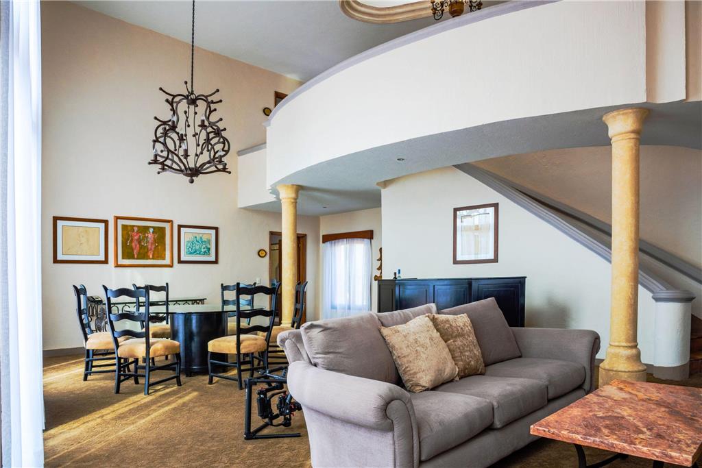 Presidential Suite common area