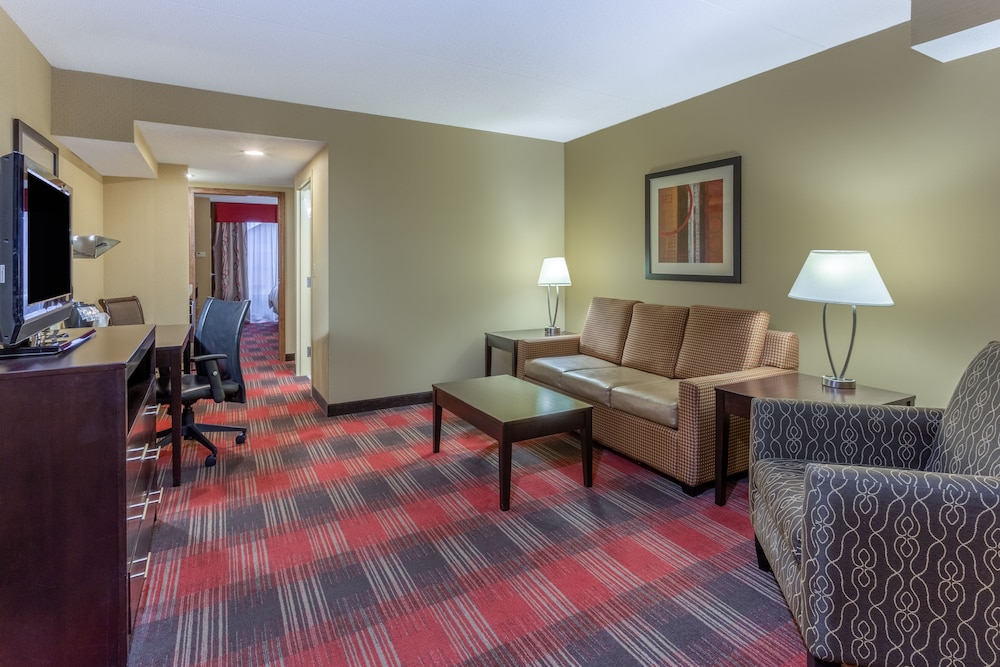 Holiday Inn Express Hotel & Suites Bowling Green by IHG - photo 11