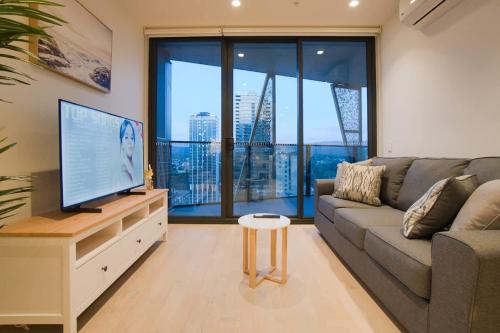 Coastal Retreat in Realm Luxe 1BR Oasis — 4-Star Luxury Hotel in Adelaide, Australia
