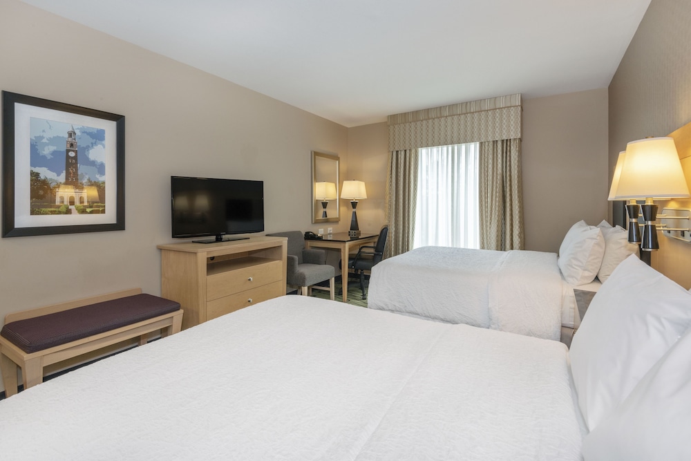 Hampton Inn & Suites Raleigh Crabtree Valley - photo 11