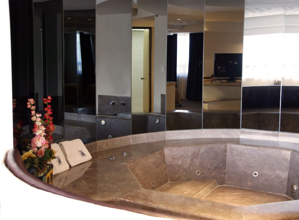 Portonovo Hotel & Suites