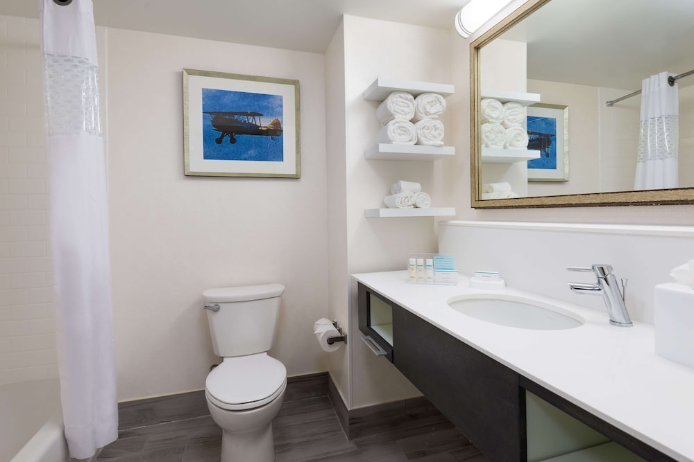 Hampton Inn & Suites Atlanta Buckhead Place - photo 20