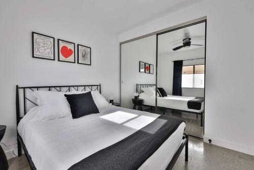 Bungalow near zoo and beach with AC EV private yard — 4-Star Luxury Hotel in San Diego, United States
