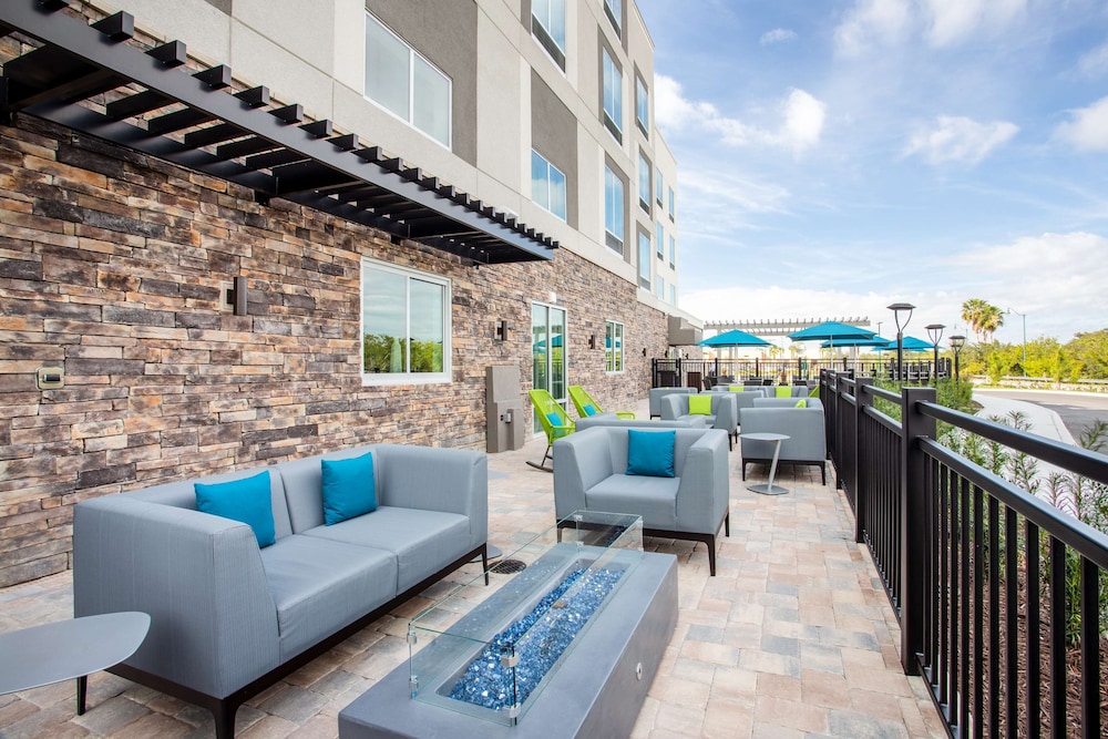 Hampton Inn & Suites North Port - photo 35