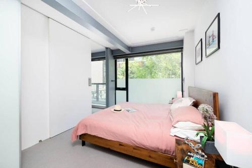 2Bed Stratford Apt with Easy Access to Central London O2 ExCel Parking Nearby — 4-Star Luxury Hotel in London, United Kingdom