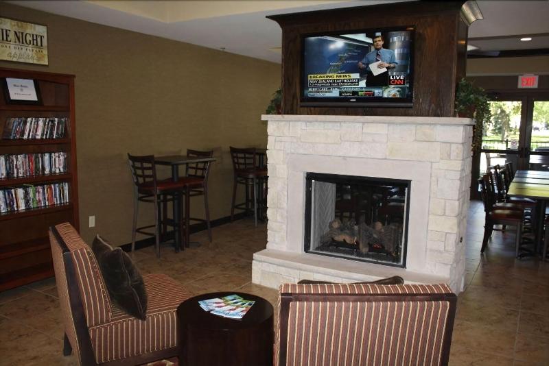 Parkwood Inn & Suites - photo 8