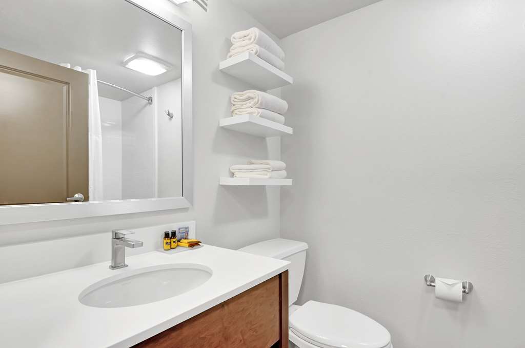Executive Residency by Best Western Navigator Inn & Suites - photo 24