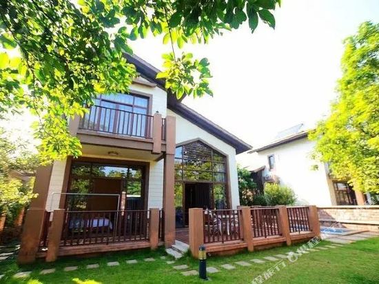 Flyfish in Shijiao, People's Republic of China