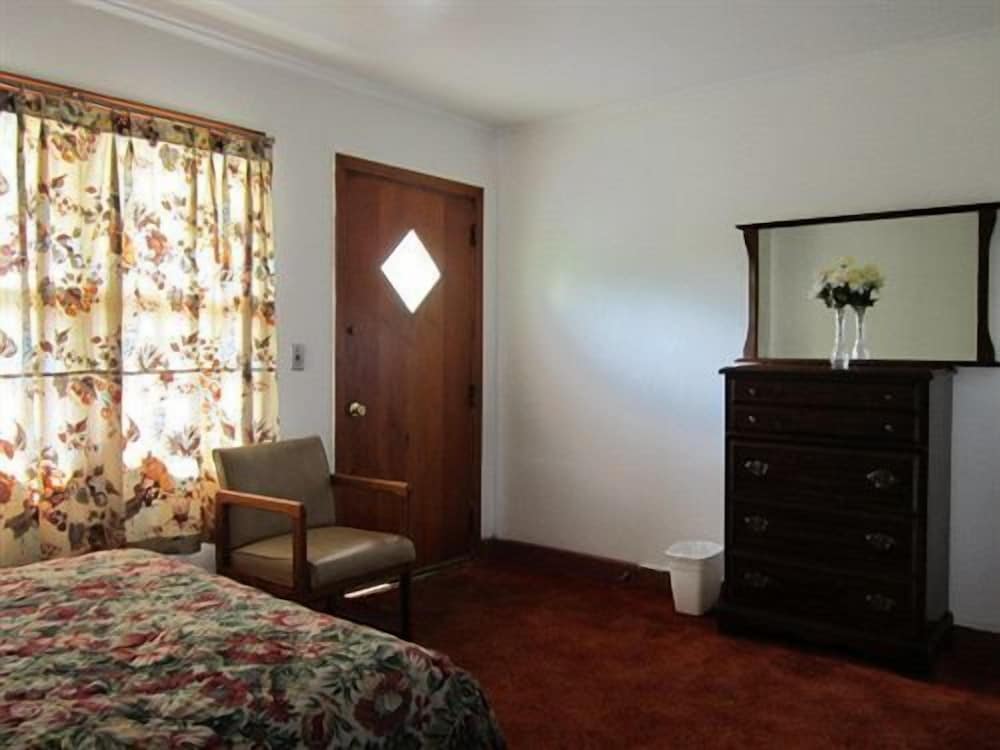 Cadet Motel - photo 24