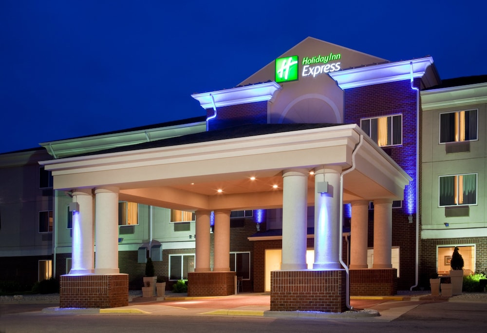 Holiday Inn Express Hotel & Suites Vermillion by IHG — hotel in Vermillion