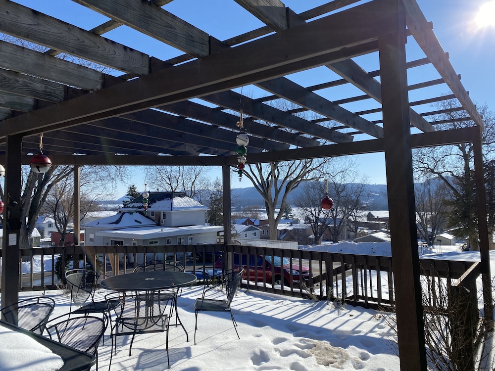 Little Bluff Inn - photo 16