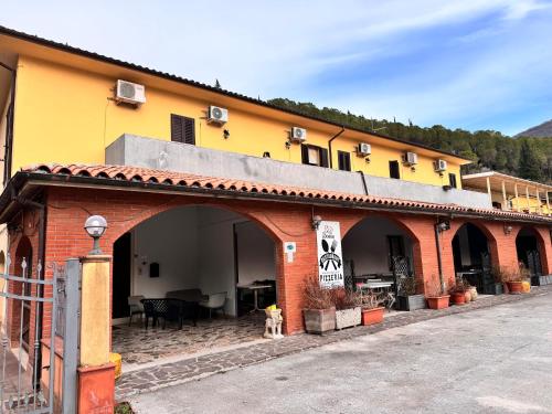 Da Bosio - carbon neutral hotel in Genga