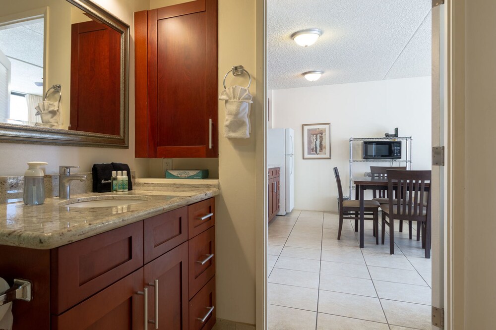 Waikiki Banyan Ocean View Tower 2 Suite 2310 - photo 10