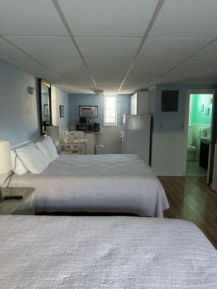 Vineyard Harbor Motel Private Beach - photo 178