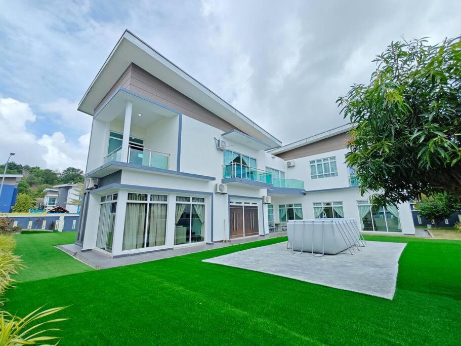 Marinea 2 The Inspaze by Antlerzone — 4-Star Luxury Hotel in Kota Tinggi, Malaysia