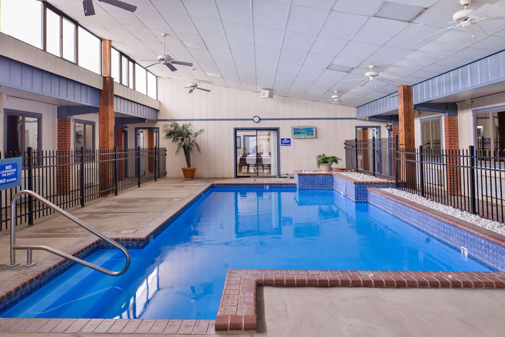 Americas Best Value Inn Ellsworth - photo 17