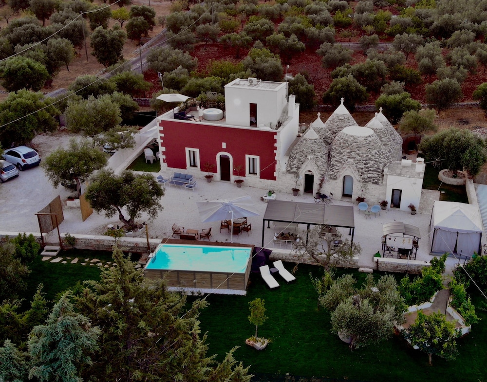Lamarossa Trulli & Suites — 4-Star Luxury Hotel in Monopoli, Italy