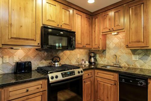 Clearwater Cottage 87 at Tamarack Resort by Casago McCall Donerightmanagement - photo 10