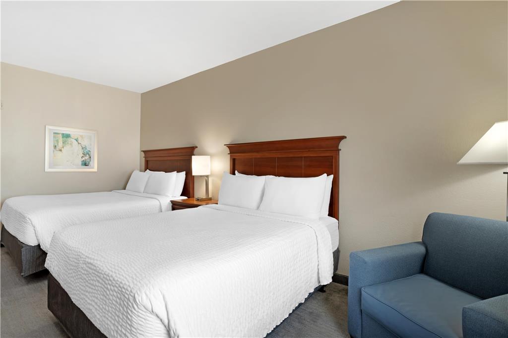 Best Western Plus Executive Hotel & Suites - photo 16