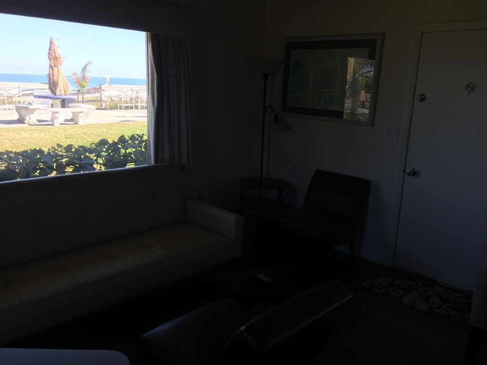 Surf Studio Beach Resort - photo 33