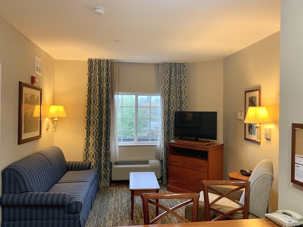 Candlewood Suites Hot Springs by IHG - photo 9