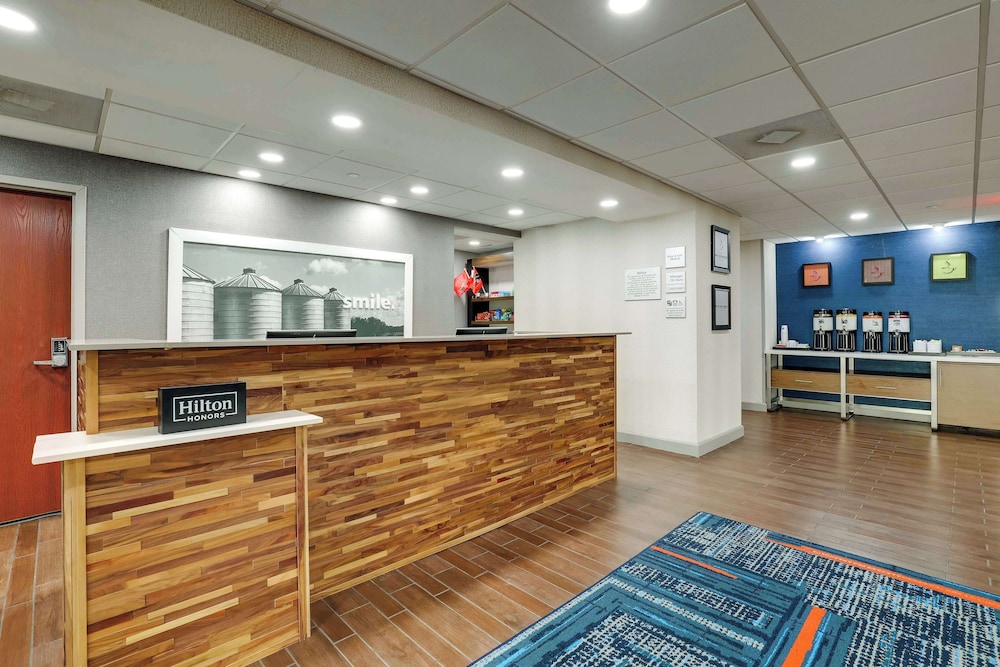 Hampton Inn & Suites St. Louis Edwardsville - photo 5