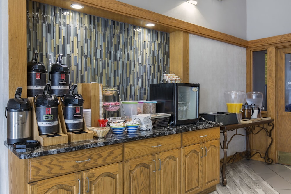 Greenstay Hotel & Suites - photo 40