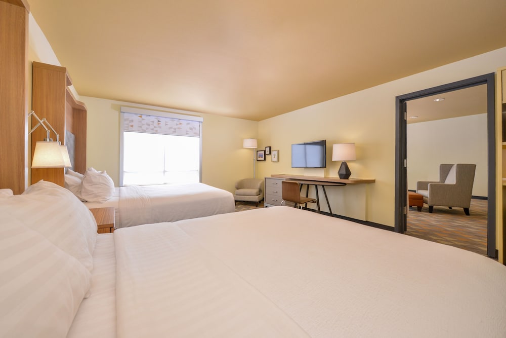 Holiday Inn Kansas City Airport by IHG - photo 19