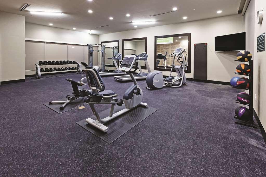 La Quinta Inn & Suites by Wyndham College Station South - photo 20