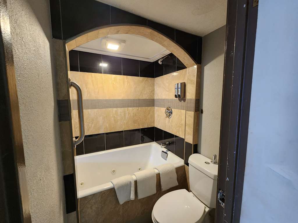 Americas Best Value Inn & Suites Little Rock at Scott Hamilton Dr - photo 58