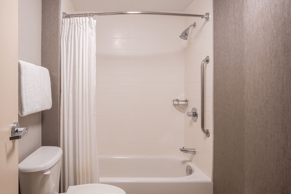 SpringHill Suites by Marriott West Mifflin - photo 10