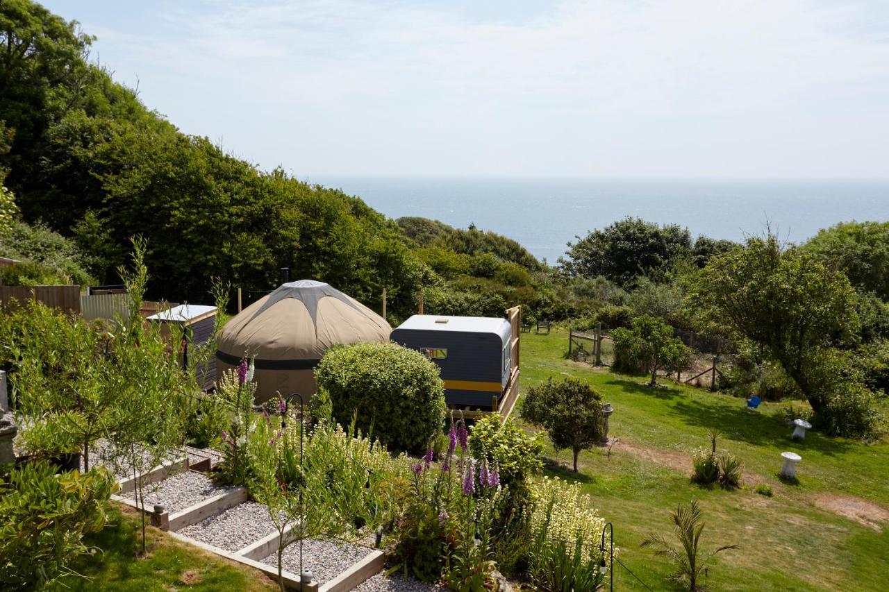Puckaster Cove Garden Yurt in Niton, United Kingdom
