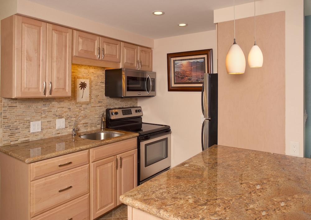 Lahaina Shores Beach Resort - photo 12