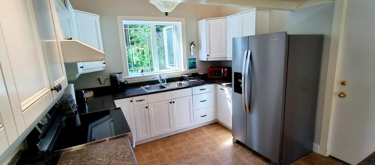 White House Tofino Downtown Villa — 4-Star Luxury Hotel in Tofino, Canada