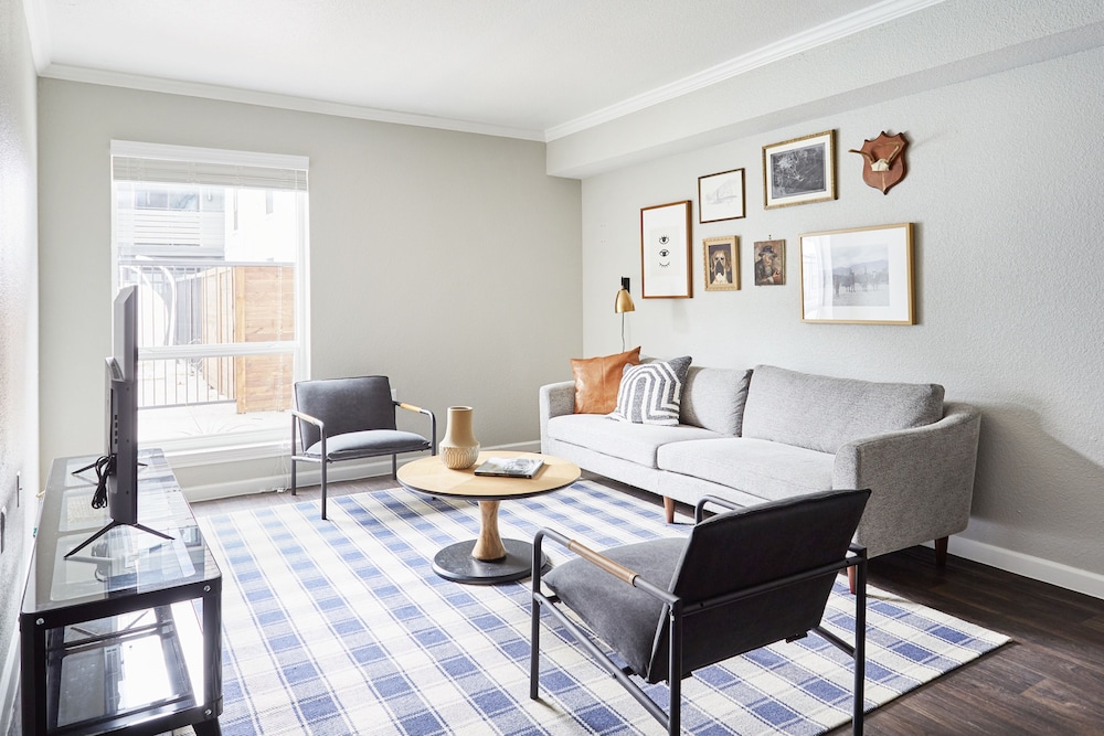 Sonder The Weston - last minute hotel in Houston