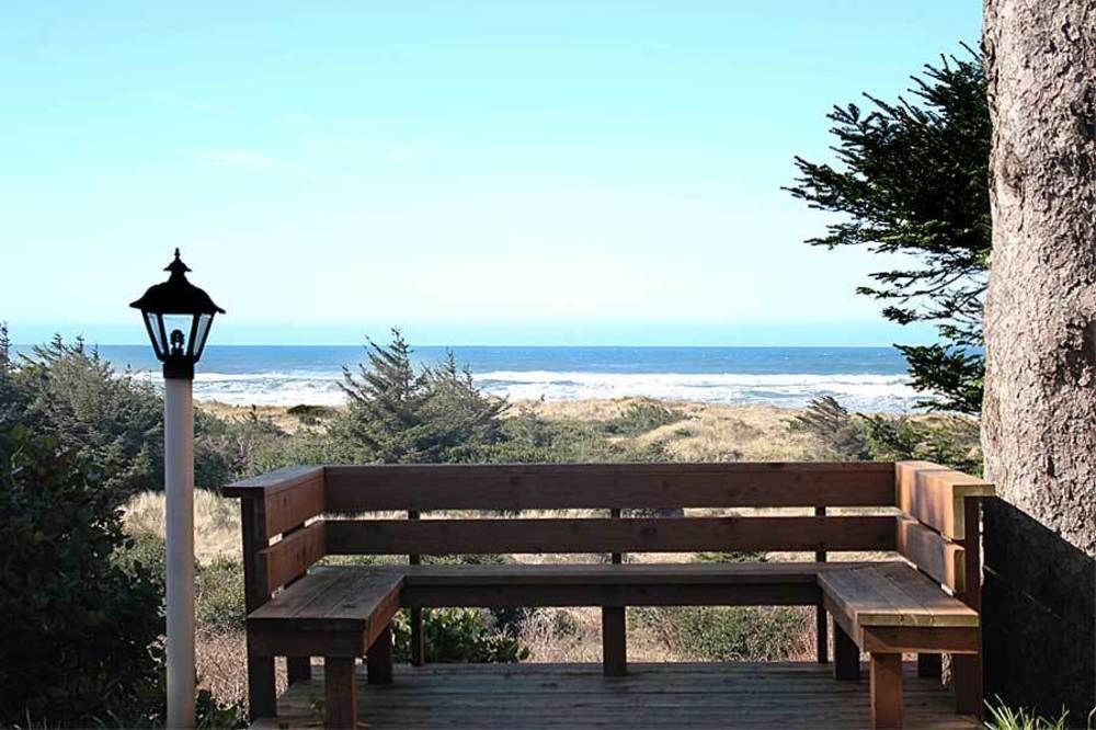 Ireland’s Rustic Lodges in Gold Beach, United States