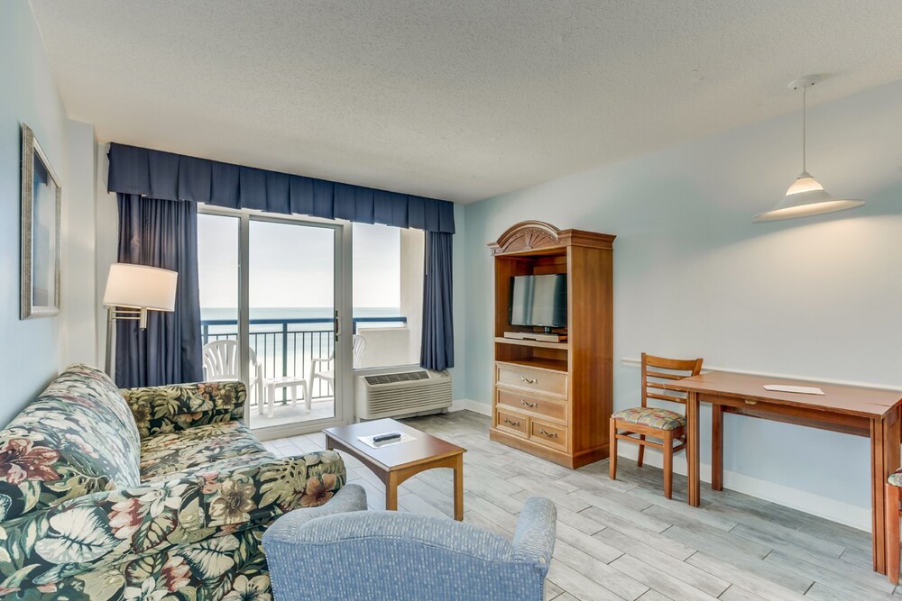 Boardwalk Resort by Hosteeva - photo 67