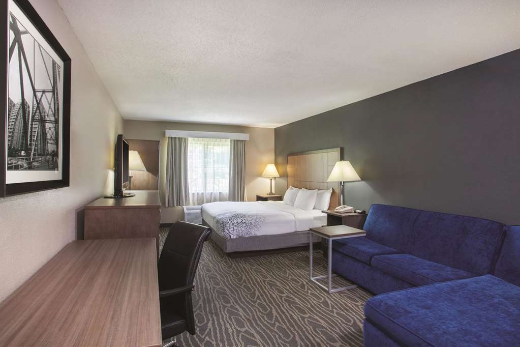 La Quinta Inn by Wyndham Richmond South - photo 18