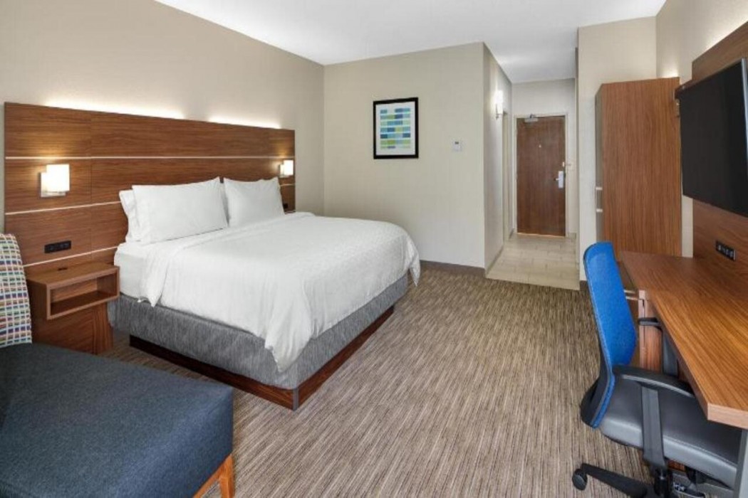 Baymont Inn & Suites Statesboro - photo 4