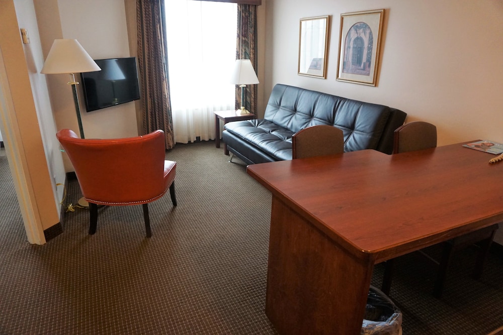 River Hills Hotel - photo 24