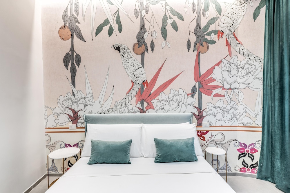 Grey Diamond in Naples — 4-Star Luxury Hotel in Naples, Italy