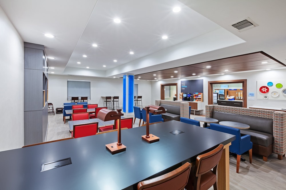 Holiday Inn Express and Suites Longview South I20 by IHG - photo 26