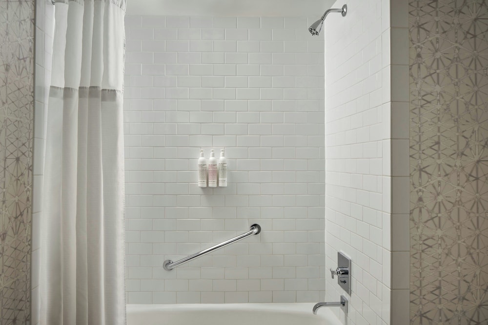 Courtyard by Marriott Philadelphia Downtown - photo 36