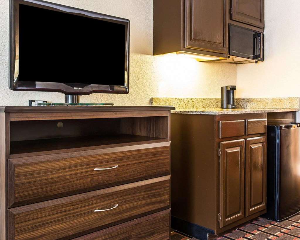 Quality Suites Hickory South - photo 18
