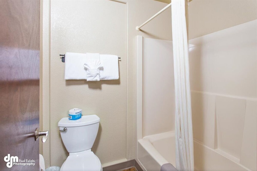 Kenai Airport Hotel - photo 40