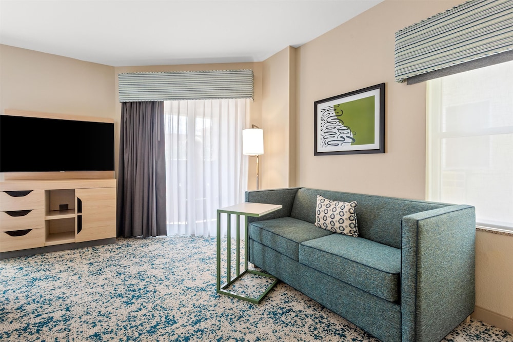 Hampton Inn & Suites St. Petersburg Downtown - photo 42