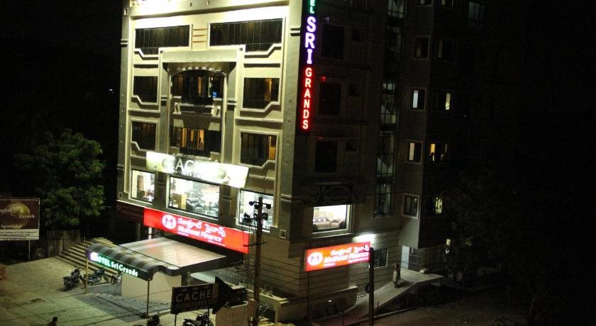 Hotel Sri Grands — hotel in Rajahmundry